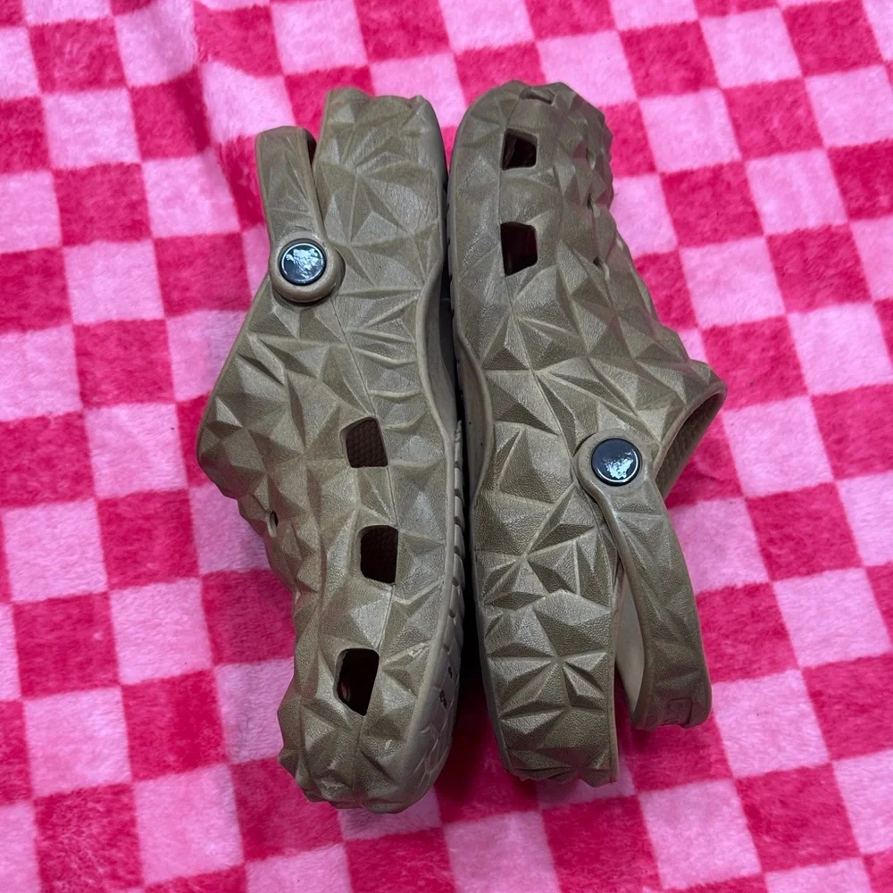 Crocs Geometric Classic Clog in Dark Gold - Picture 5 of 6